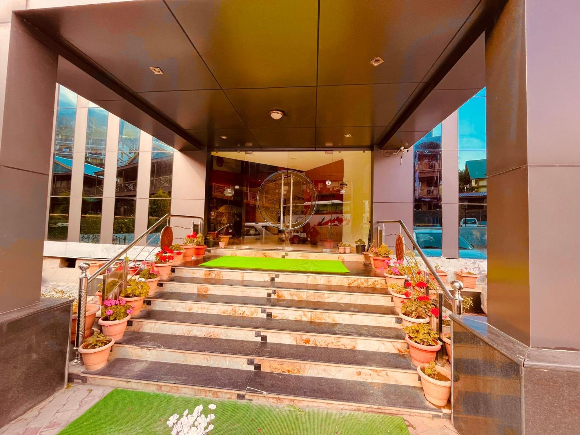 Hotel The North Wind In City Center, Manali מראה חיצוני תמונה